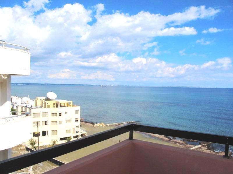 Mackenzie & Aparment Отель Ларнака